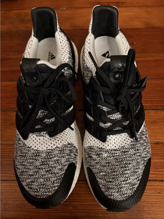 Athletic_Shoes
